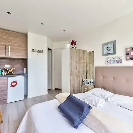 شقة Studio For Two People In ! نويي سور سين